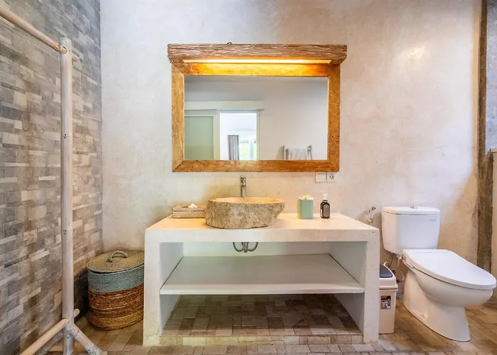 别墅 Jungle Amaranth - Exclusive 3br Retreat With Pool, Modern Amenities And Location *