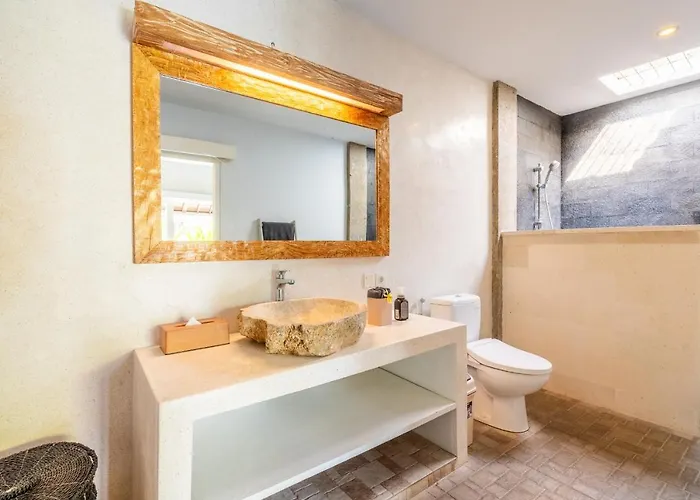 Jungle Amaranth - Exclusive 3br Retreat With Pool, Modern Amenities And Location * 坎古