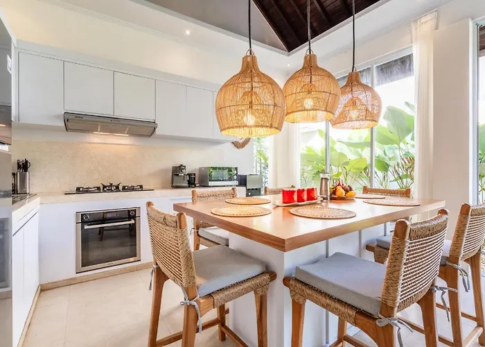 Jungle Amaranth - Exclusive 3br Retreat With Pool, Modern Amenities And Location 别墅
