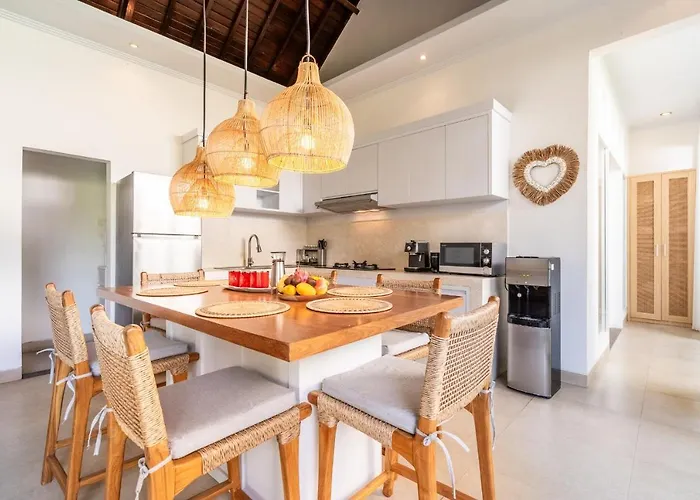 别墅 Jungle Amaranth - Exclusive 3br Retreat With Pool, Modern Amenities And Location *