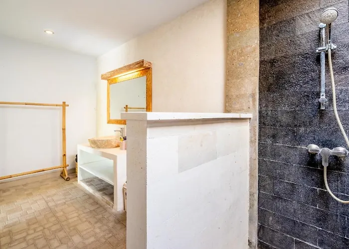 Jungle Amaranth - Exclusive 3br Retreat With Pool, Modern Amenities And Location 别墅