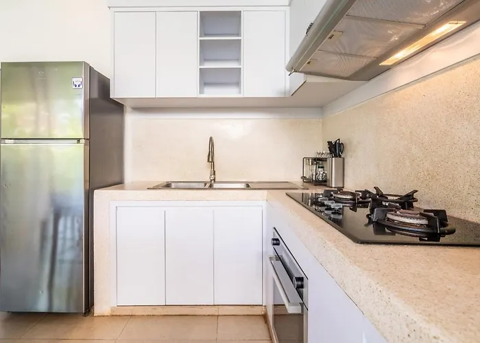 Jungle Amaranth - Exclusive 3br Retreat With Pool, Modern Amenities And Location * 坎古