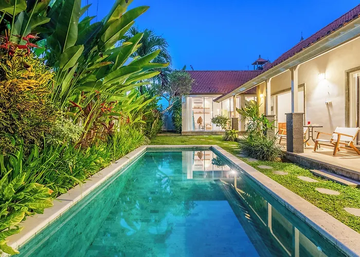Jungle Amaranth - Exclusive 3br Retreat With Pool, Modern Amenities And Location チャングー